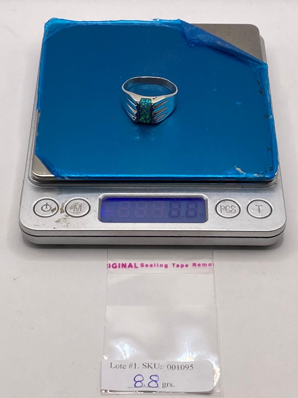 Anillo Tipo Sello con Ópalo de Fuego Azul‑verde en Plata .925, peso en gramos (báscula)