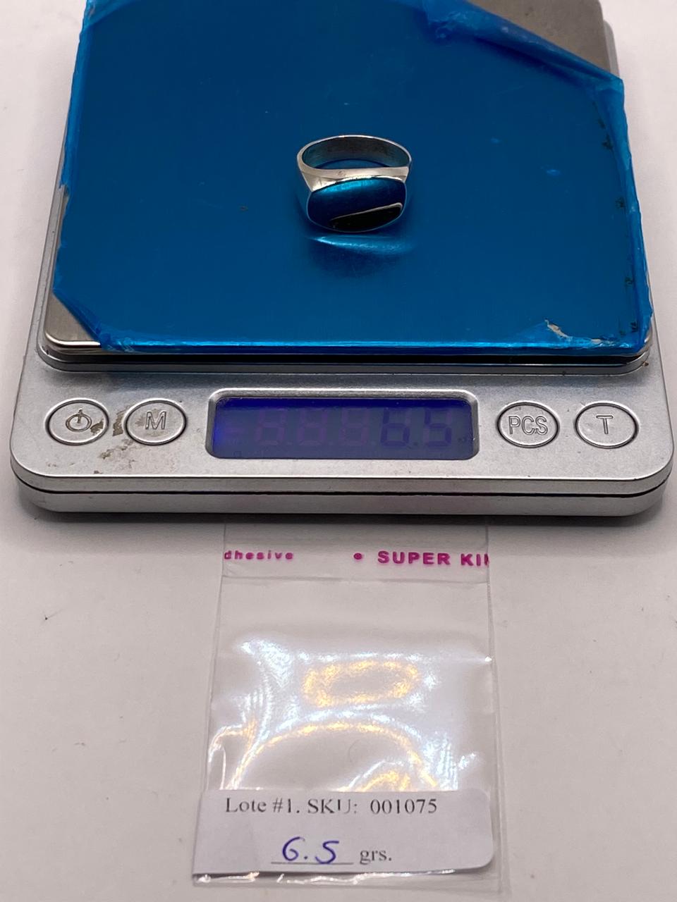 Anillo Tipo Sello Ovalado Liso en Plata .925, peso en gramos (báscula)