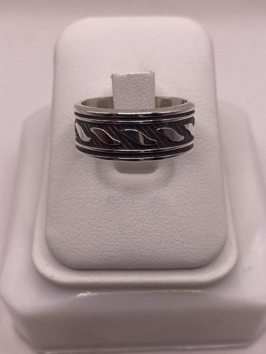 Anillo Giratorio de Plata 925 con Diseño de Ondas Texturizadas, vista frontal