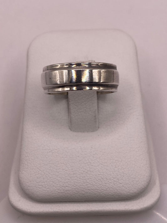 Anillo Liso de Plata 925 con Acabado Pulido Clásico, vista frontal