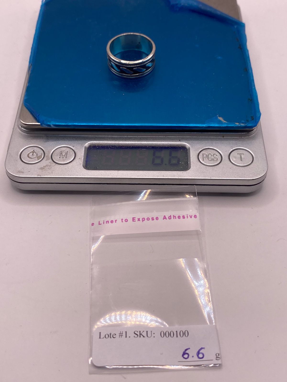 Anillo de Plata 925 con Banda Texturizada y Detalles de Hojas Pulidas, peso en gramos (báscula)