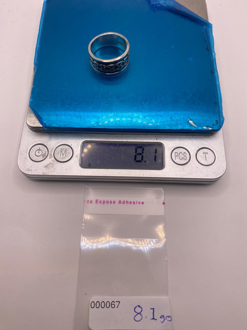 Anillo de Plata Esterlina 925 con Diseño Trenzado Estilo Celta y Acabado Oxidado, peso en gramos (báscula)