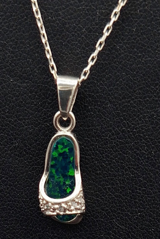 Dije Plata Ley 950 , con Opalo Verde, vista frontal