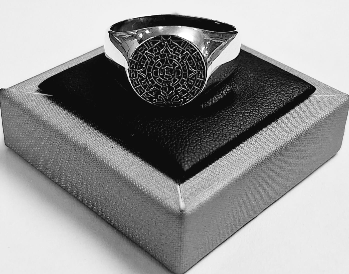 Anillo Calendario Azteca en Ley Plata 925, sello de autenticidad Plata Ley .925