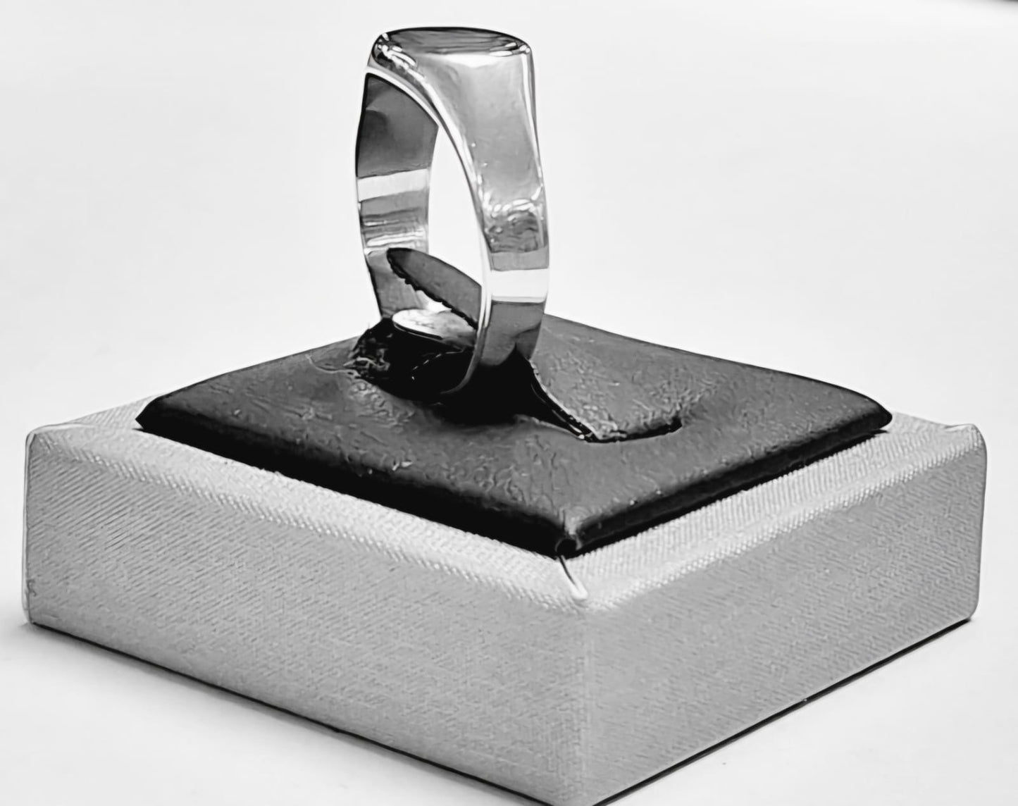 Anillo en Plata Ley 925, sello de autenticidad Plata Ley .925