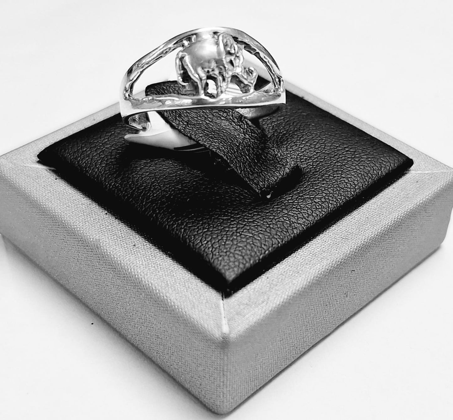 Anillo Elefante en Plata Ley 925, sello de autenticidad Plata Ley .925