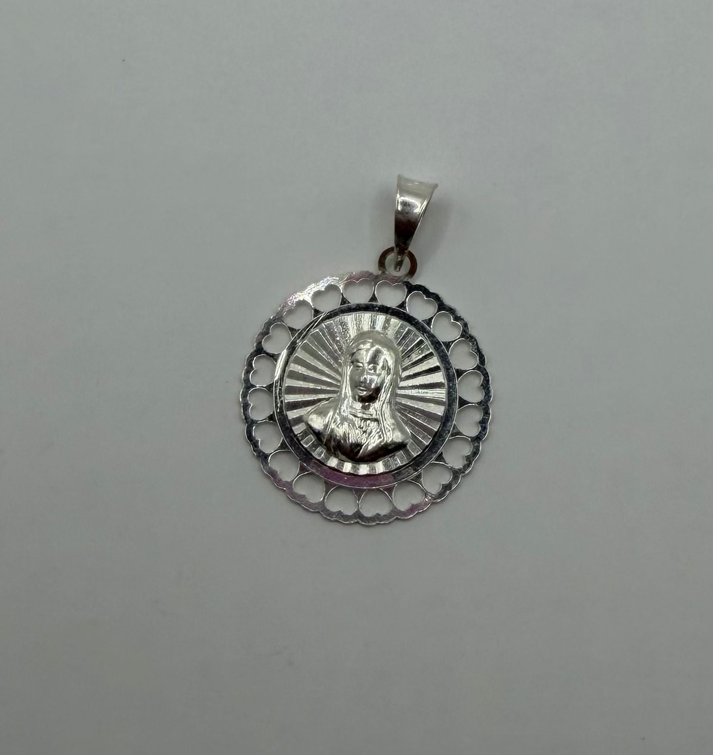 Dije Corazones Minis Virgen — vista frontal