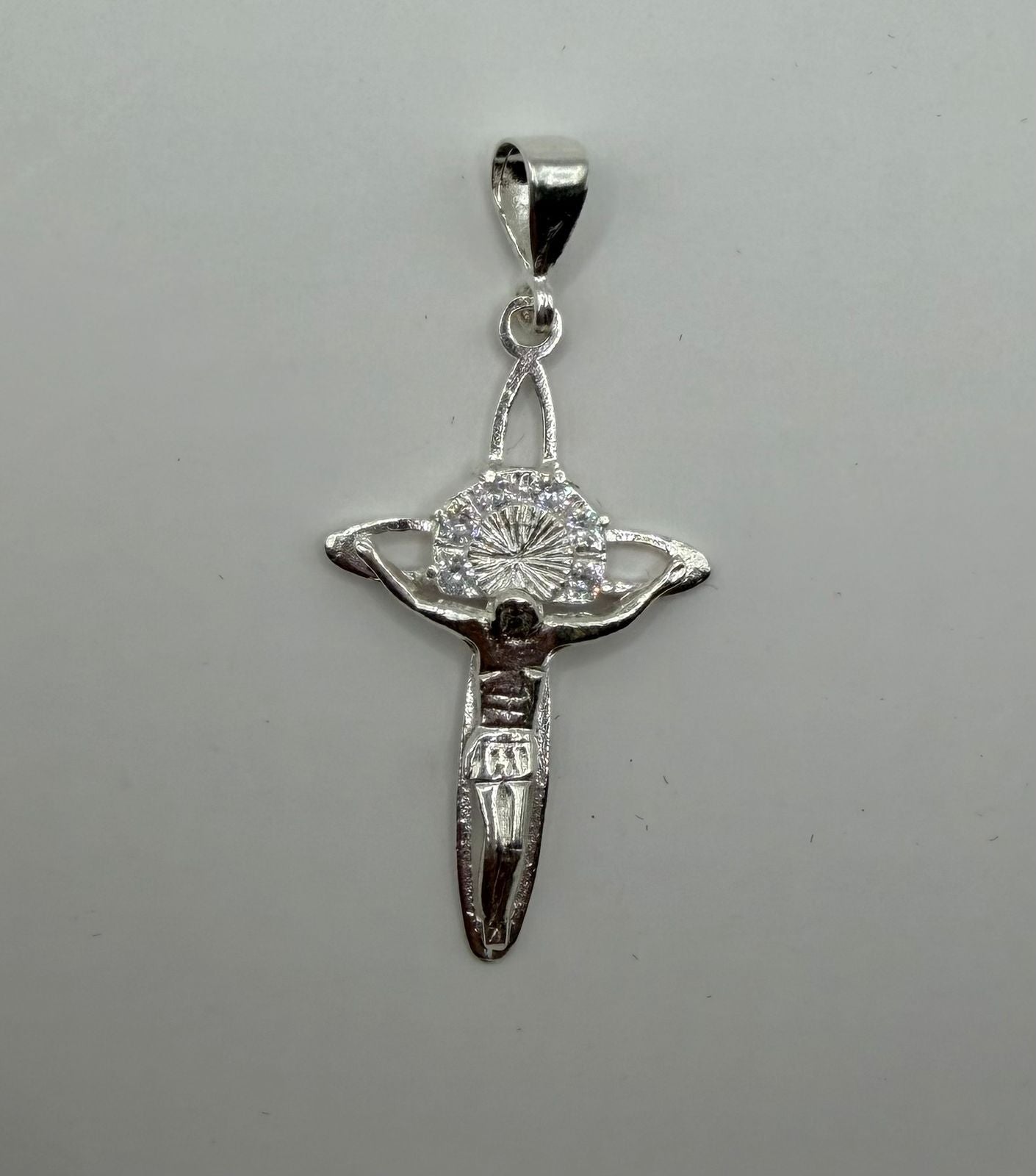 Cruz Nudo de Bruja Cristo — vista frontal