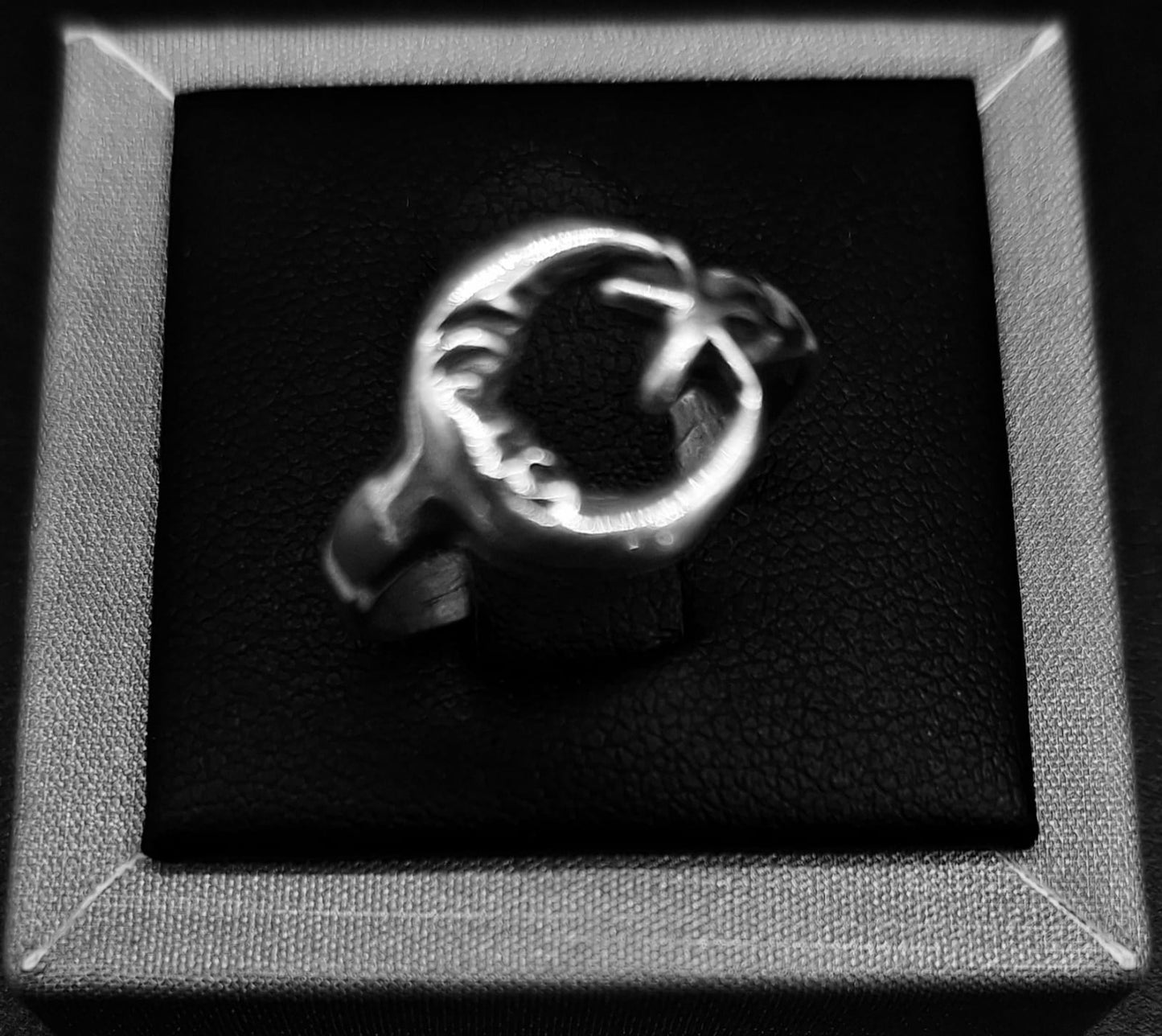 Anillo Luna Creciente en Plata Ley 925, sello de autenticidad Plata Ley .925