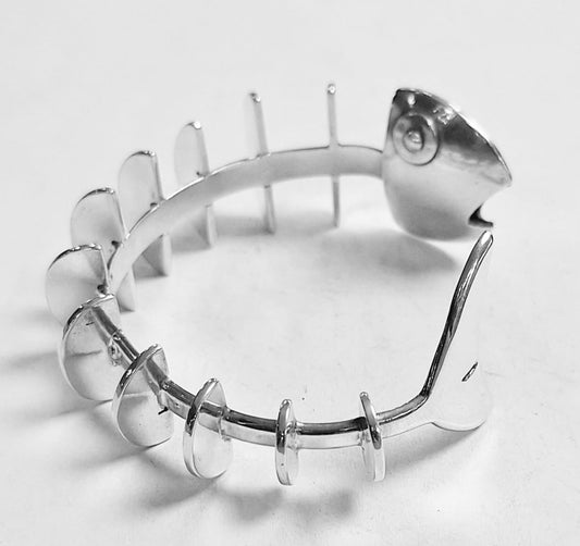 Brazalete Esqueleto en Plata Ley 950, vista frontal