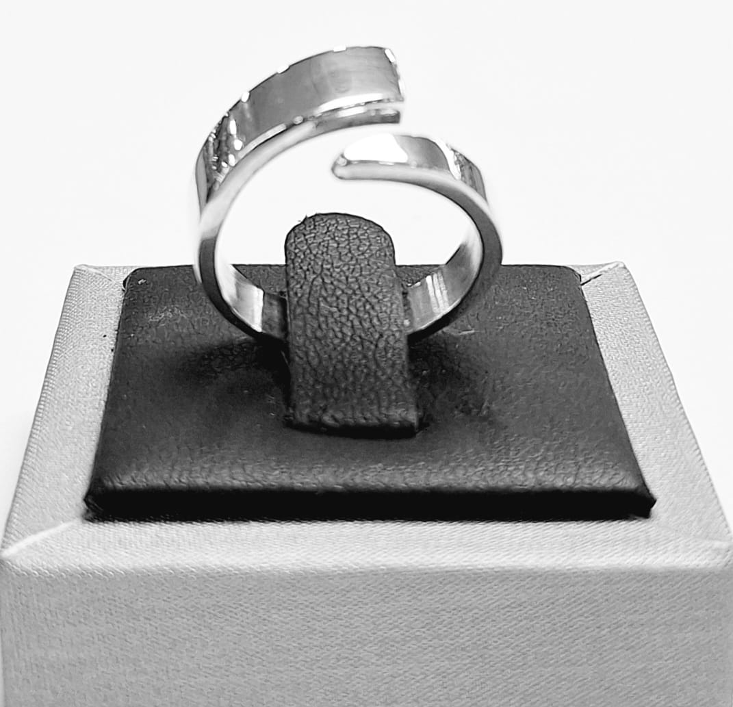 Anillo en Plata Ley 925, sello de autenticidad Plata Ley .925