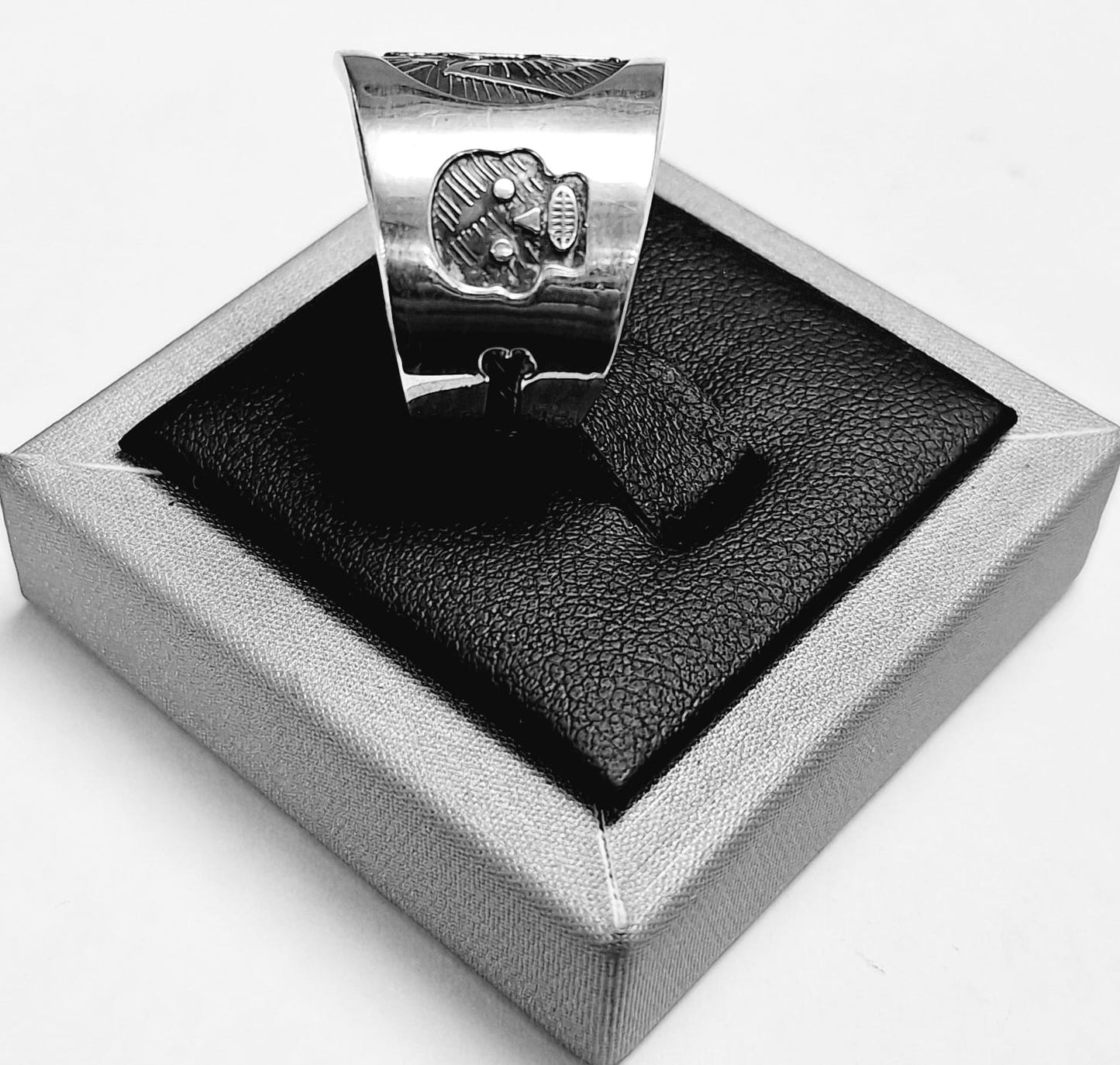 Anillo de la Santa Muerte en Plata Ley 925, sello de autenticidad Plata Ley .925