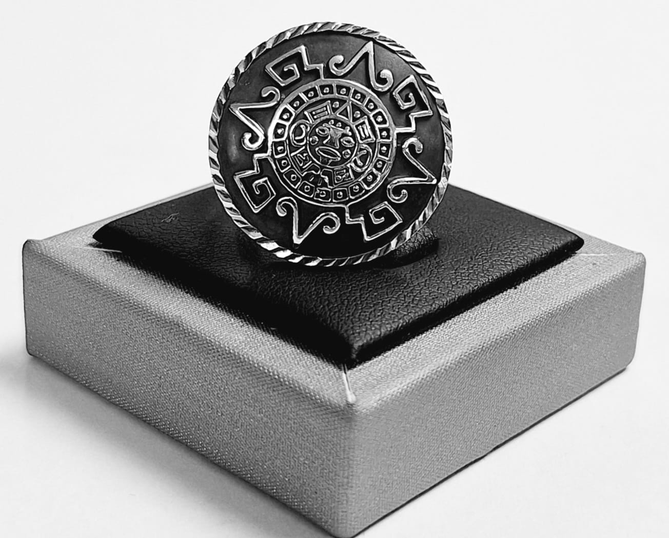 Anillo Azteca en Plata Ley 950, sello de autenticidad Plata Ley .925