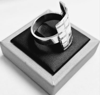 Anillo Diamantada Plata Ley 925, sello de autenticidad Plata Ley .925