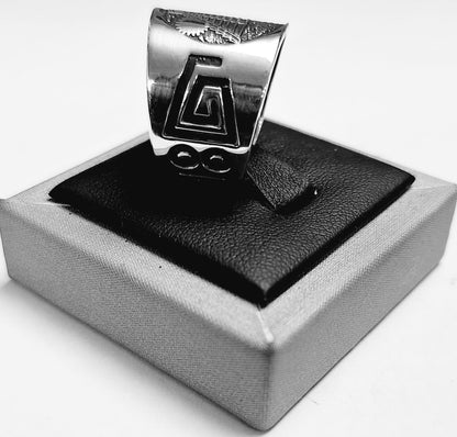 Anillo Piramide en Plata Ley 925, vista frontal
