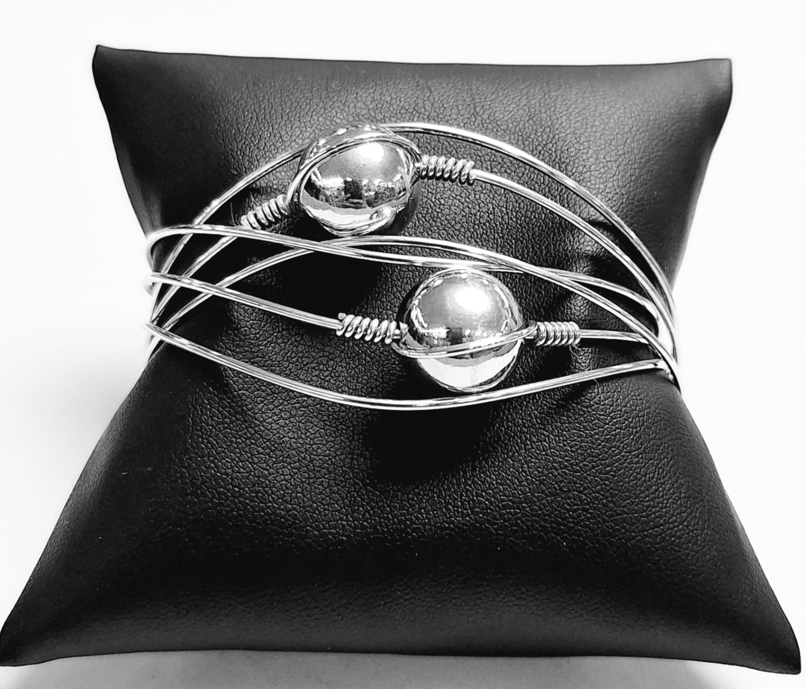 Brazalete en Plata Ley 925, sello de autenticidad Plata Ley .925