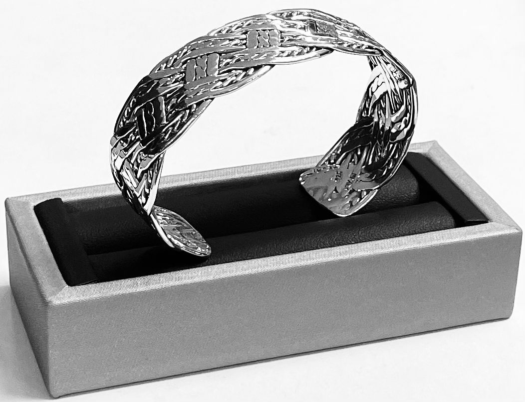 Brazalete Tejido en Plata Ley 925, vista frontal