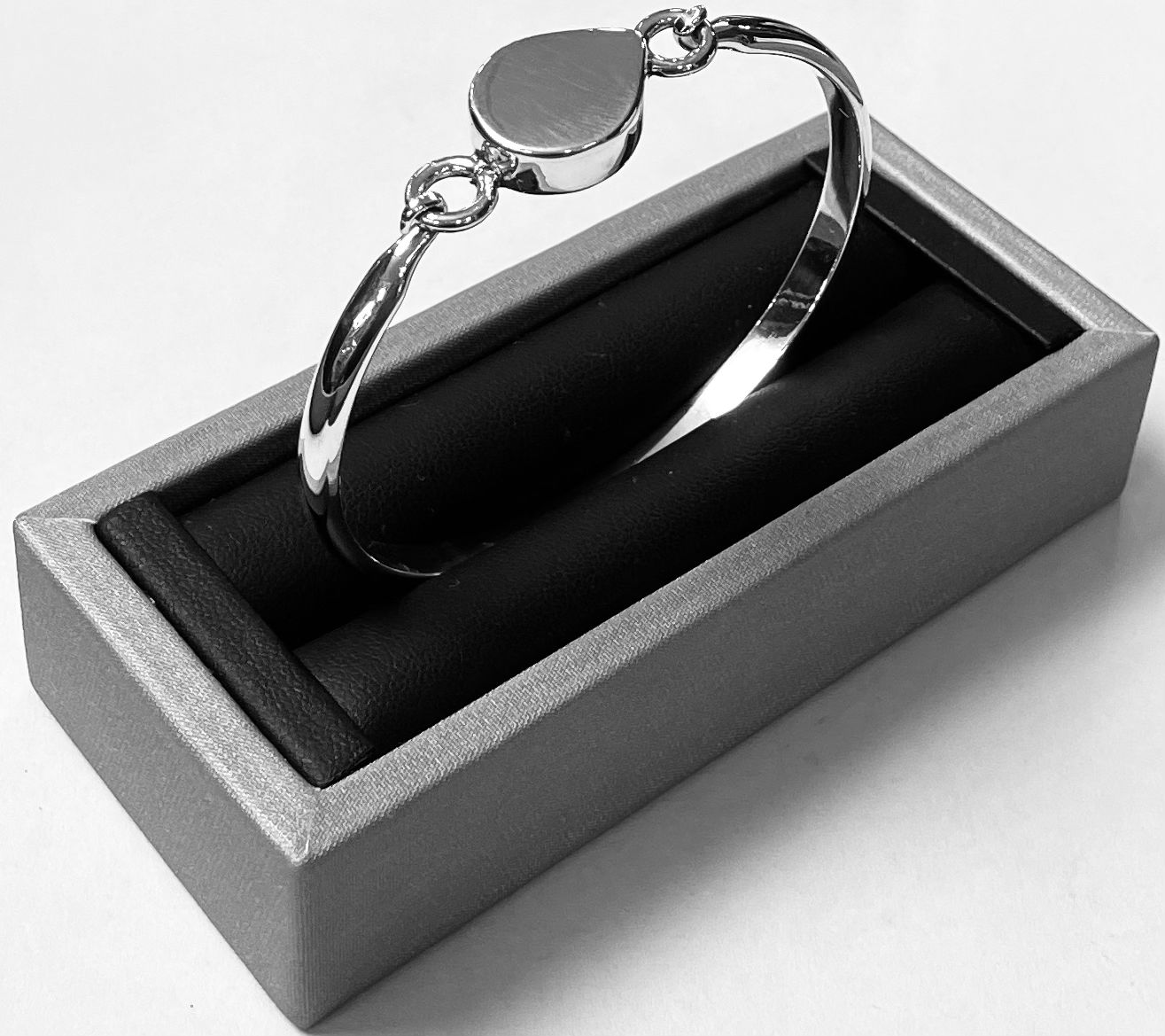 Brazalete Plata Ley 925, sello de autenticidad Plata Ley .925