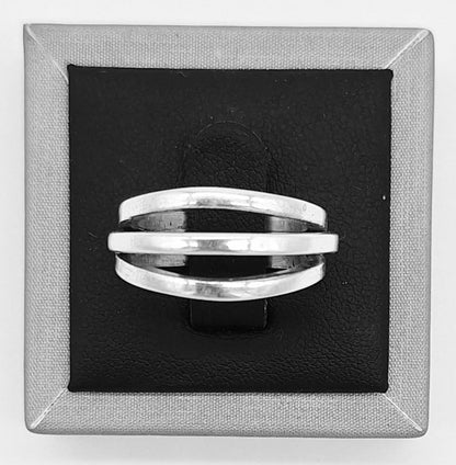 Anillo Plata Ley 925 sobre fondo blanco