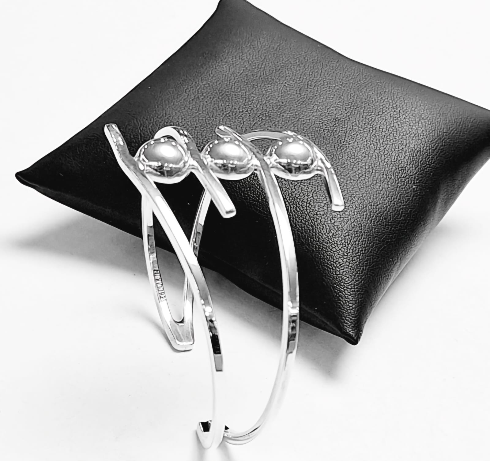 Brazalete en Plata Ley 925, sello de autenticidad Plata Ley .925