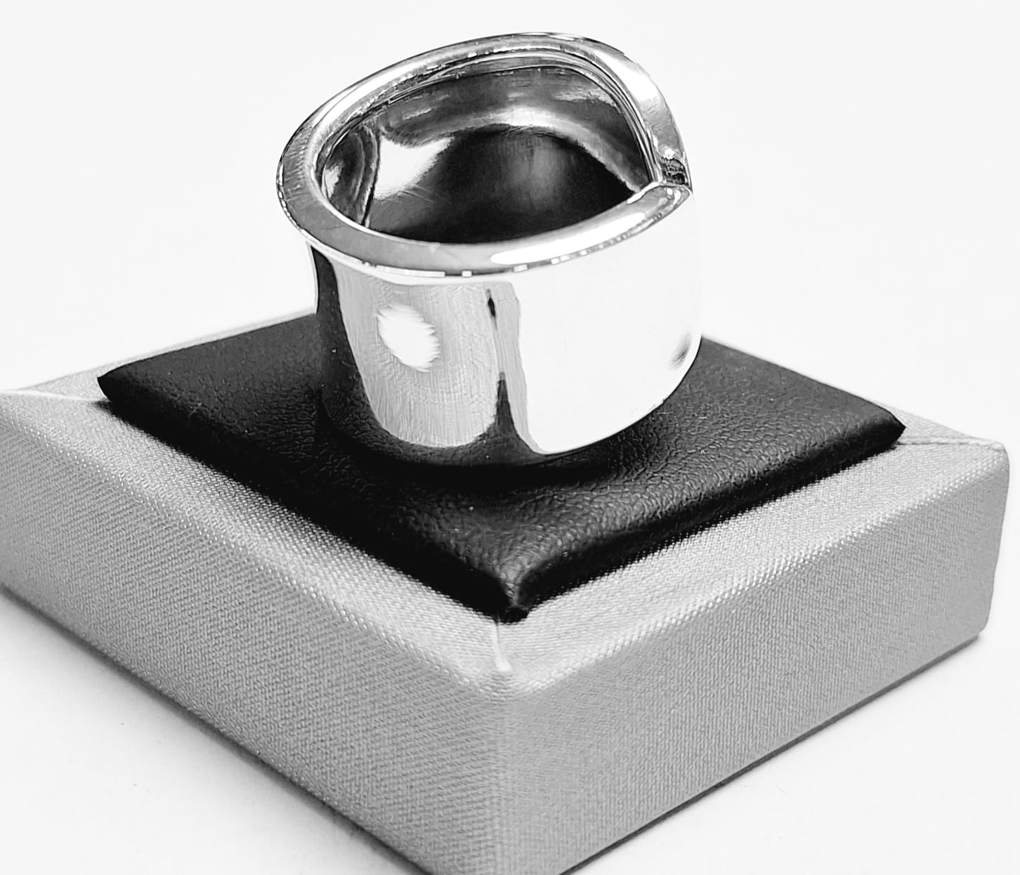 Anillo en Plata Ley 925, vista frontal