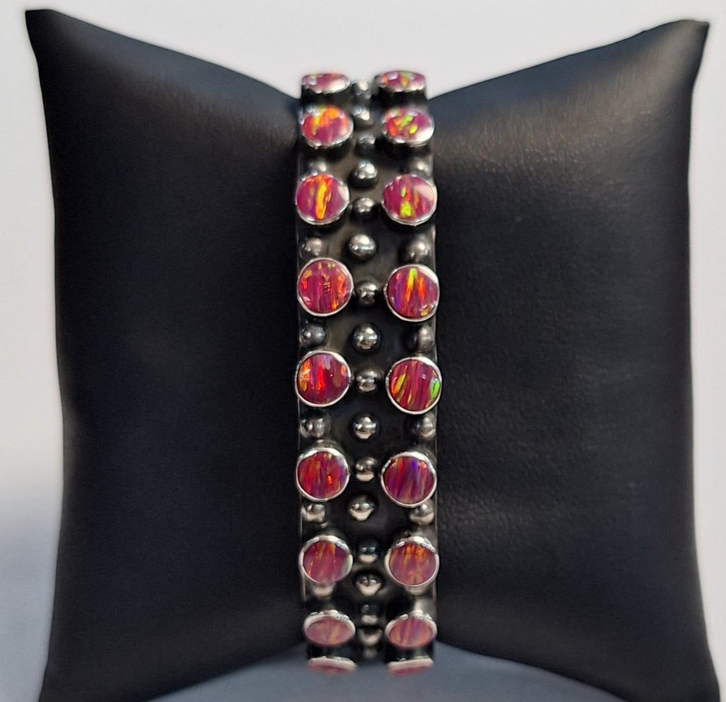 Brazalete con Opalo en Plata Ley 950, vista frontal