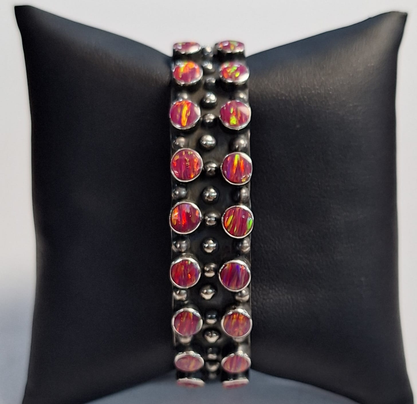 Brazalete con Opalo en Plata Ley 950, vista frontal