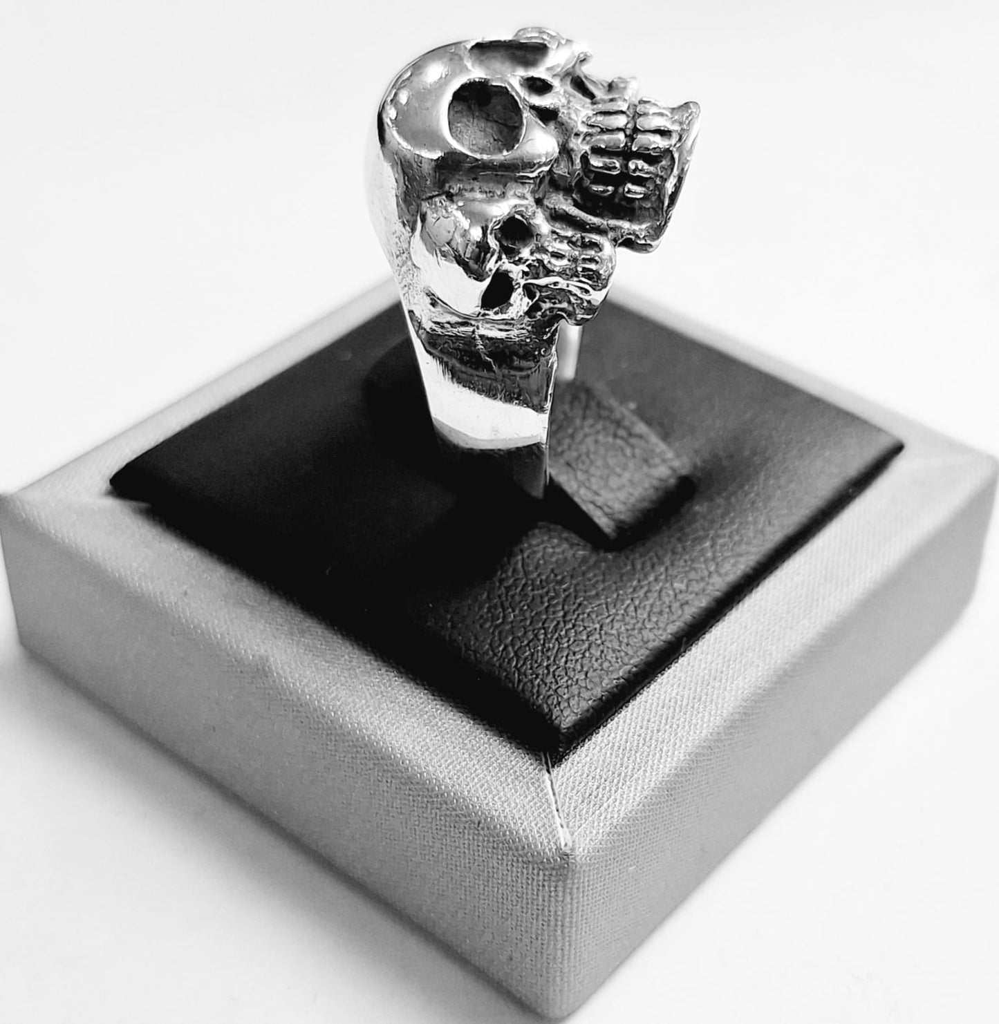 Anillo Calavera en Plata 925, vista frontal