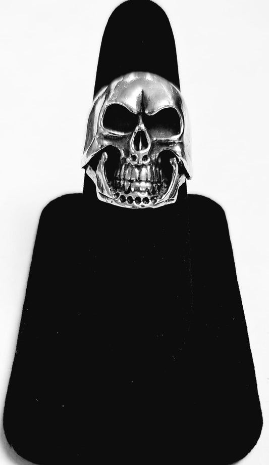 Sello de ley en el interior del anillo calavera en plata ley 925