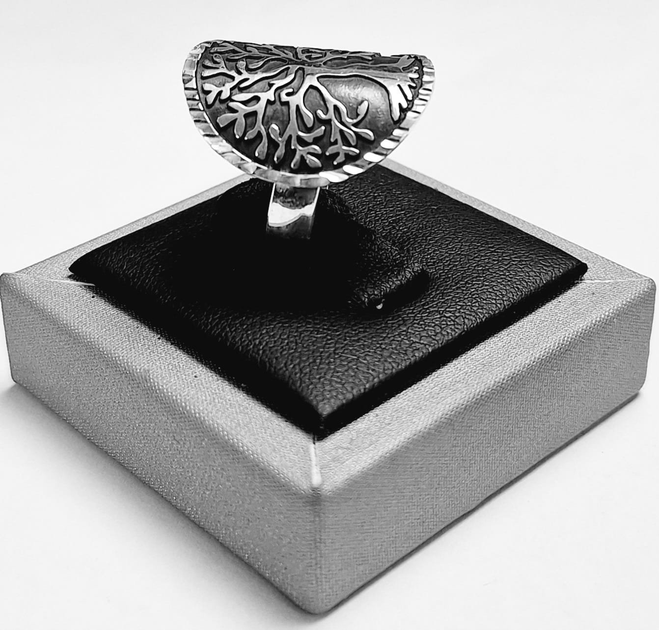 Anillo Arbol de la Vida en Plata Ley 925, sello de autenticidad Plata Ley .925