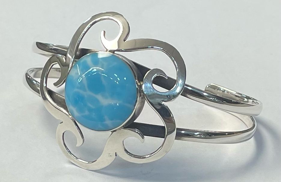 Brazalete con Lari Mar en Plata Ley 925, vista frontal