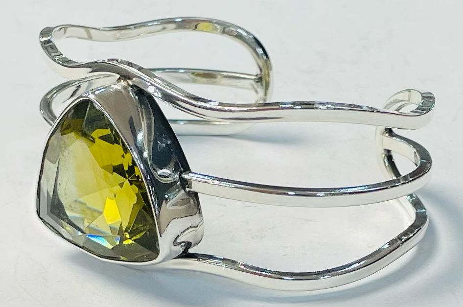 Brazalete con Circinia en Plata Ley 925, vista frontal