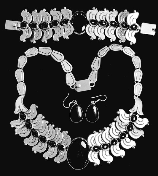 Sello de ley en el interior del set de collar con con incrustaciones de obsidiana en plata ley 950