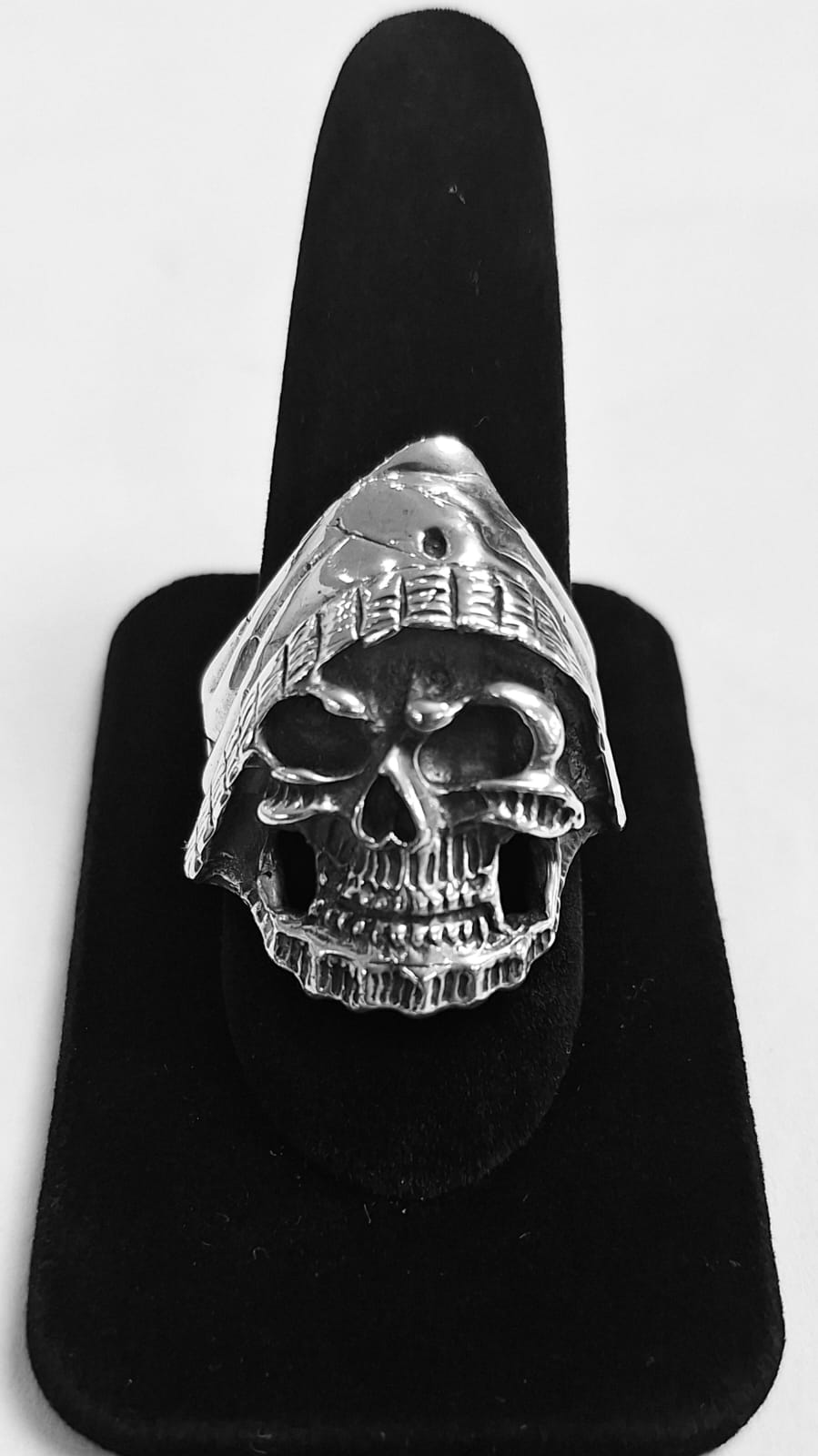 Sello de ley en el interior del anillo calavera de muerte en plata ley 925