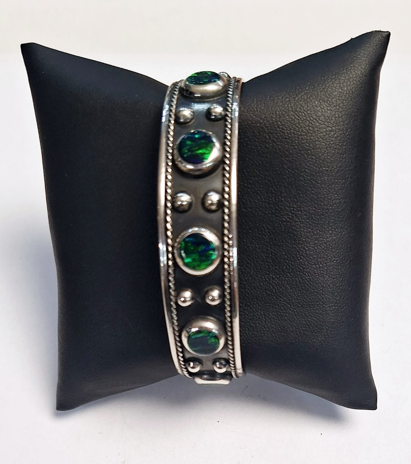 Brazalete con Opalo en Plata Ley 925, vista frontal