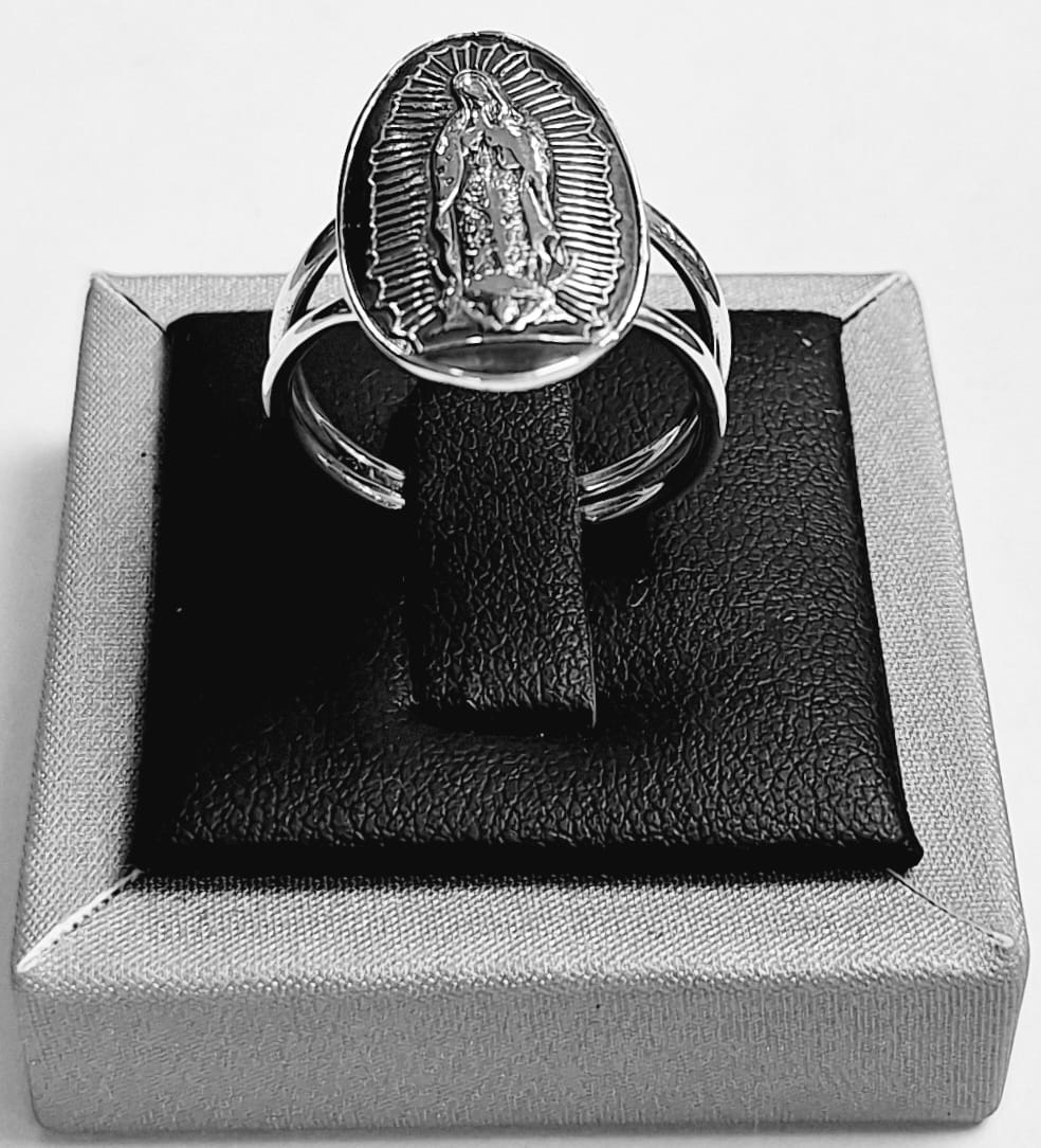 Sello de ley en el interior del anillo virgen de guadalupe en plata ley 925
