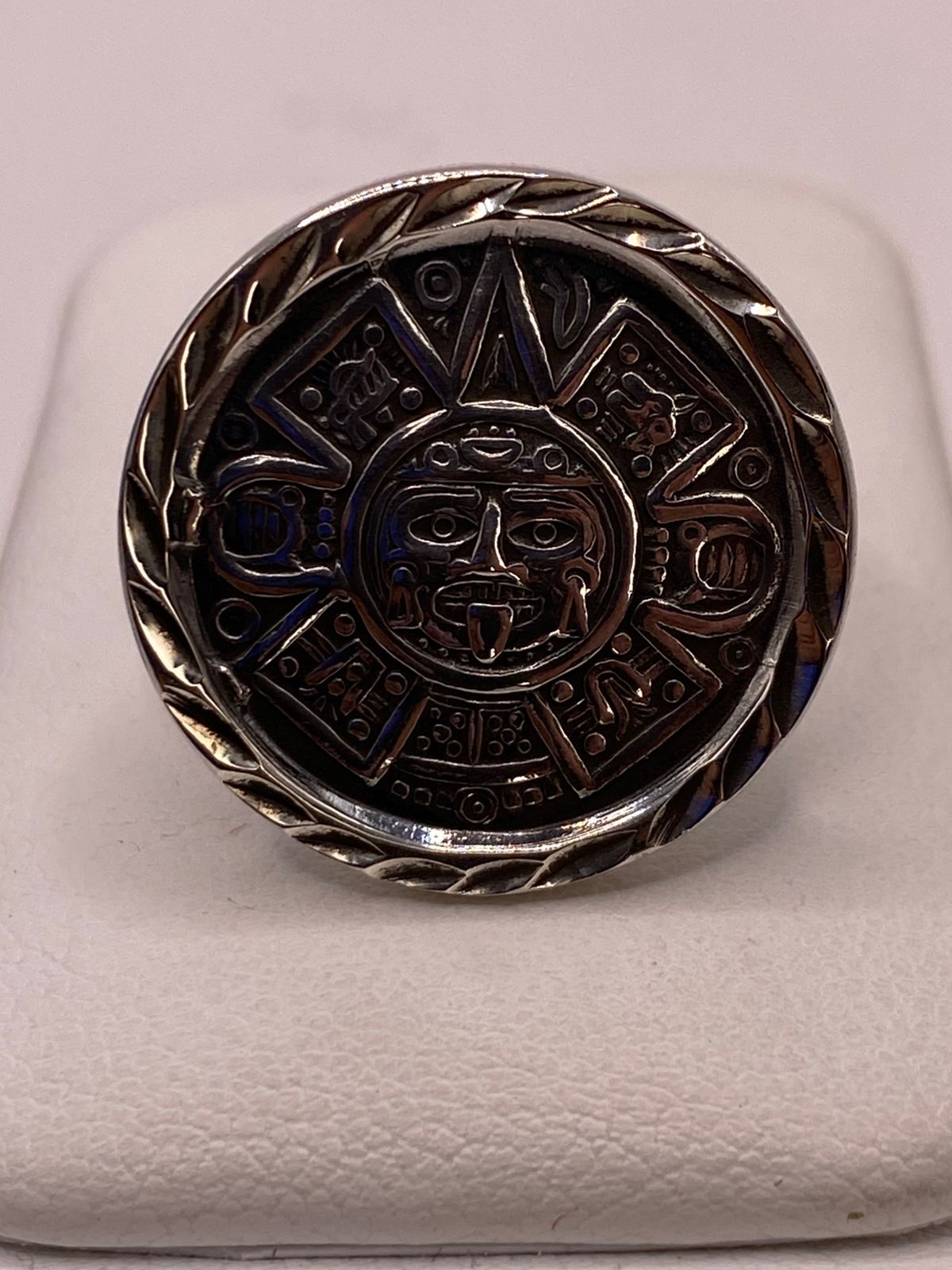 Anillo Calendario Azteca Ajustable en Plata .925 — ángulo diagonal