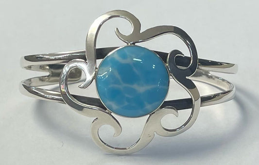 Sello de ley en el interior del brazalete con lari mar en plata ley 925