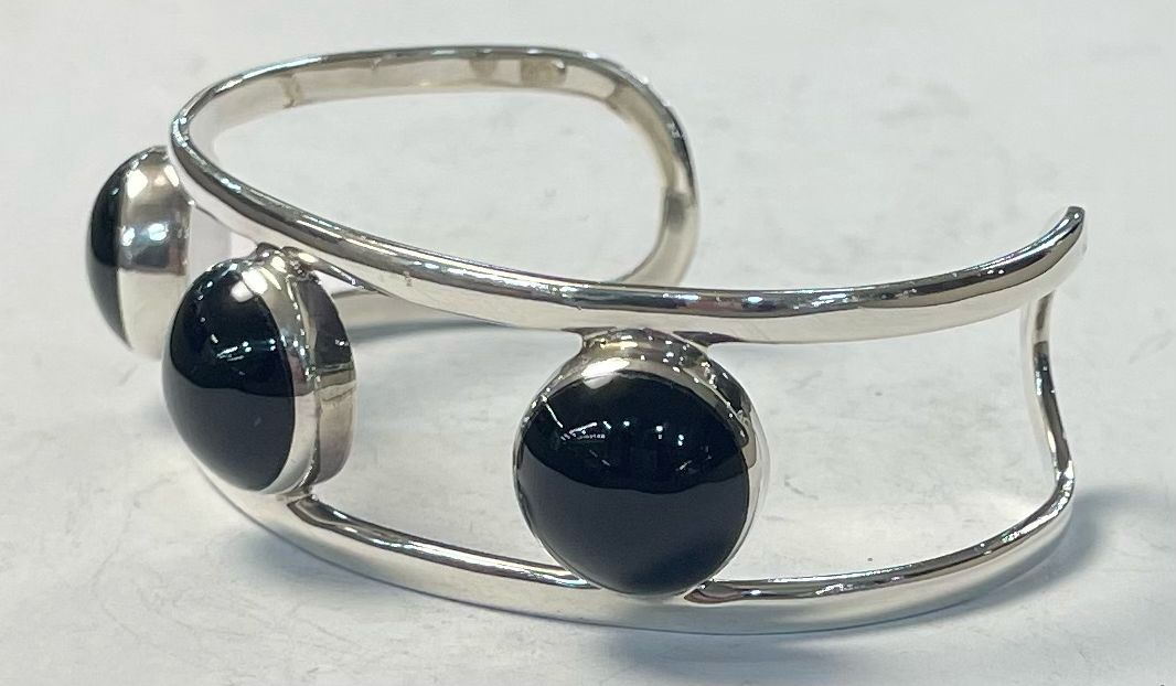 Brazalete con Obsidiana en Plata Ley 925, vista frontal