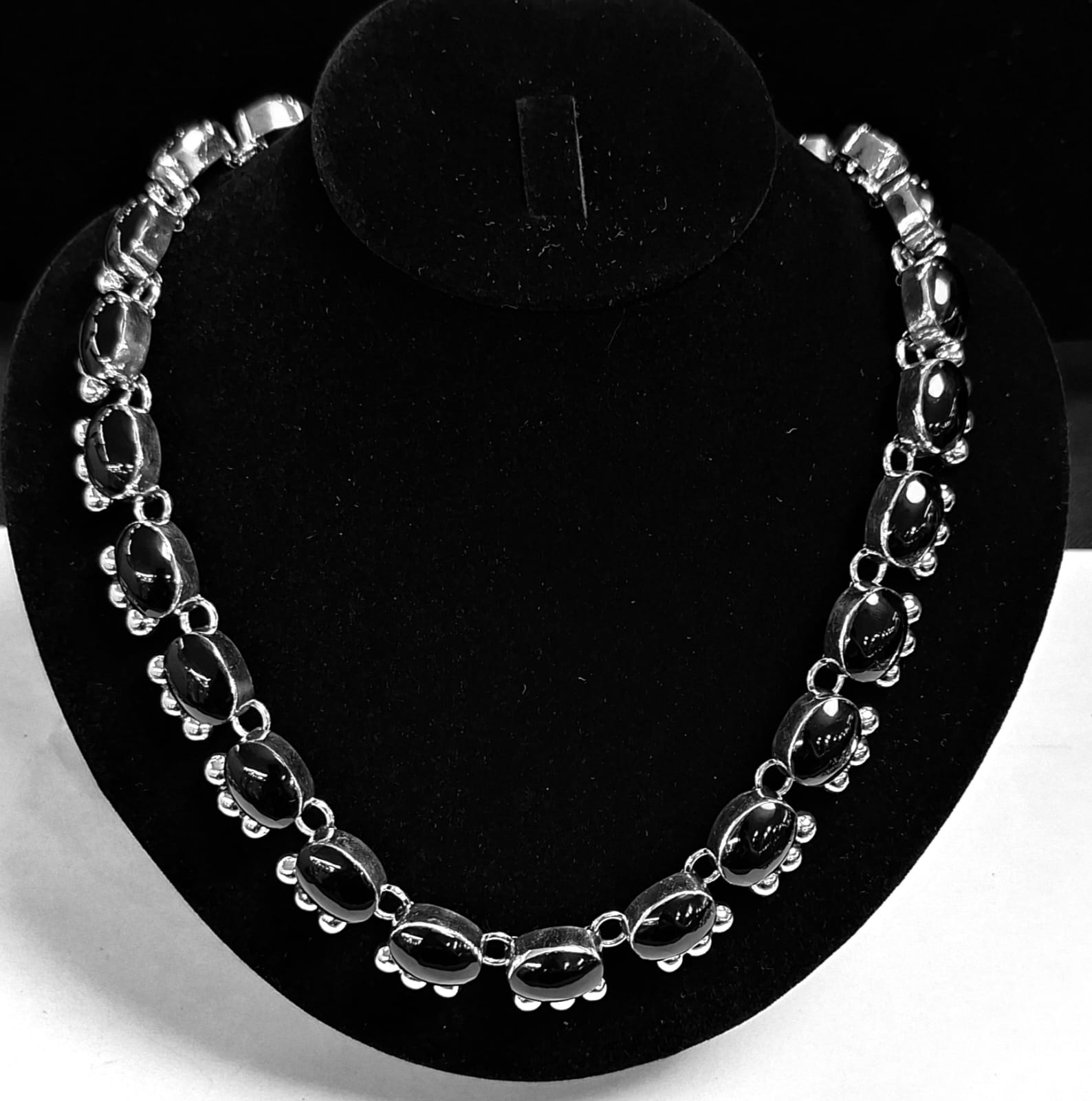 Collar con Incrustaciones de Piedra en Plata Ley 925, sello de autenticidad Plata Ley .925