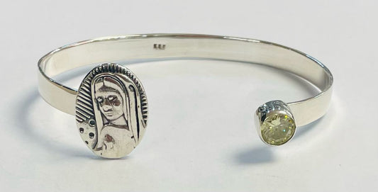 Sello de ley en el interior del brazalete en plata ley 925