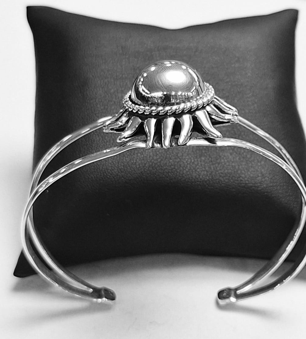 Brazalete en Plata Ley 925, sello de autenticidad Plata Ley .925