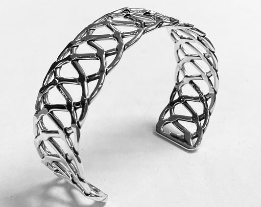 Sello de ley en el interior del brazalete en plata ley 925