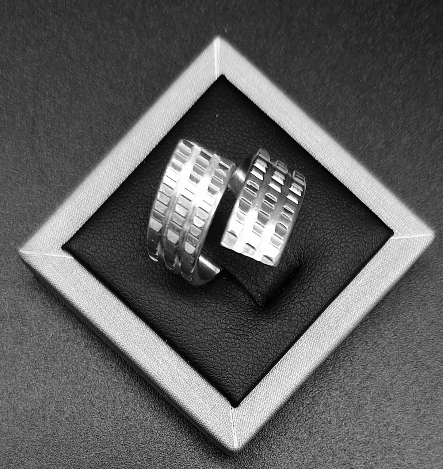 Anillo Diamantada Plata 925, vista frontal