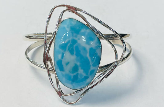 Sello de ley en el interior del brazalete con larimar en plata ley 925