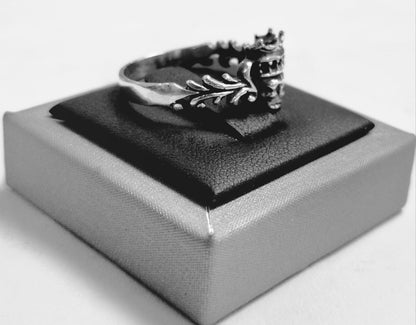 Anillo Calavera Rey en Plata Ley 925, sello de autenticidad Plata Ley .925