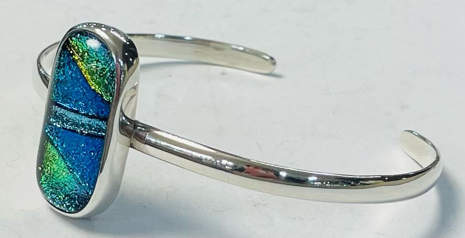 Brazalete con Dicroico en Plata Ley 925, vista frontal