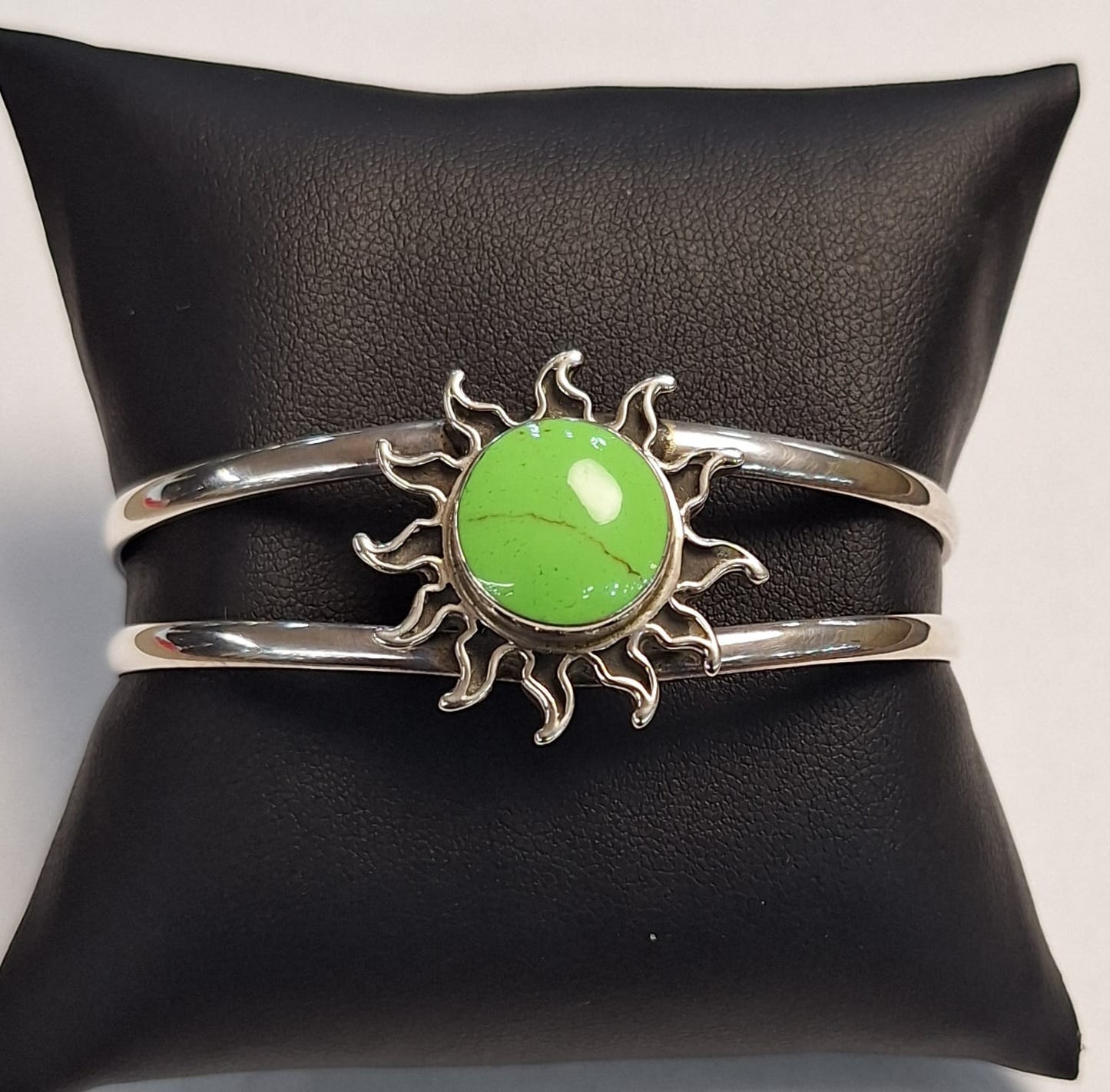 Brazalete en Plata Ley 925, sello de autenticidad Plata Ley .925