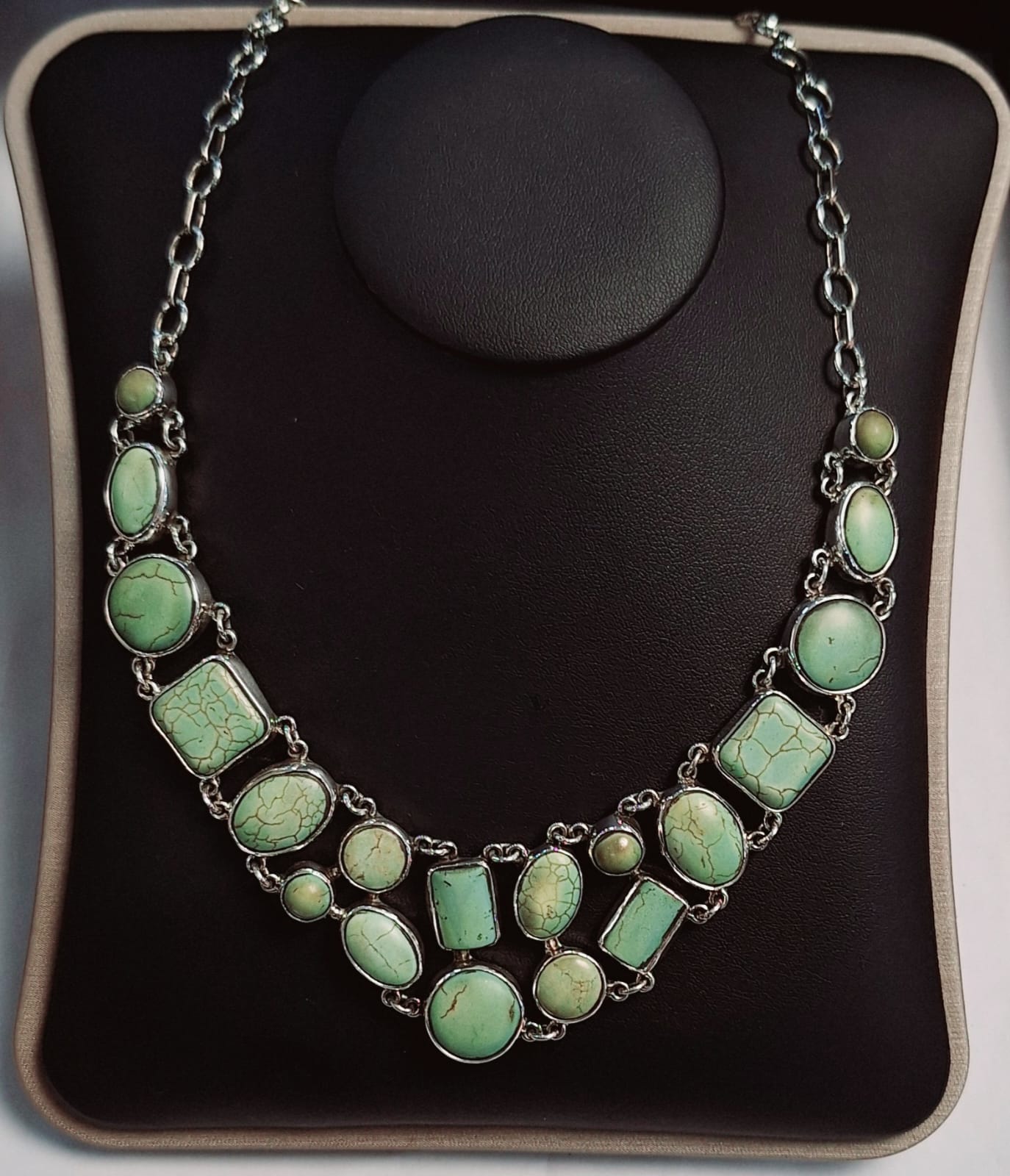 Collar con Incrustaciones de Turquesa Plata Ley 925, vista frontal