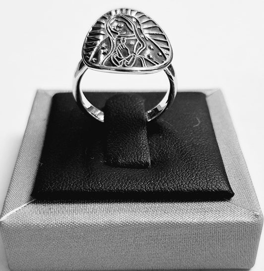 Sello de ley en el interior del anillo virgen de guadalupe en plata ley 925